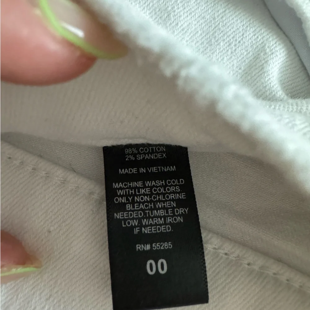 Express 00 white ripped stretchy denim shorts - Picture 3 of 7